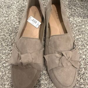 Torrid Women's Taupe Bow Loafers NWT